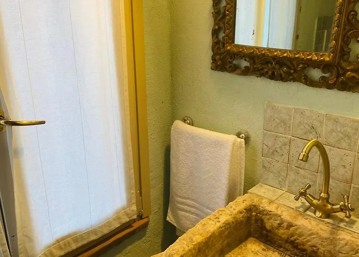Borgo Valentini 3*
