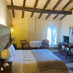 Frühstückspension Borgo Valentini 3*