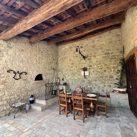 Borgo Valentini 3*