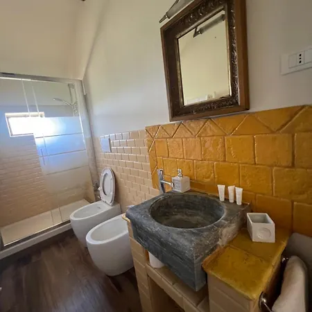 Couette-café Borgo Valentini 3*