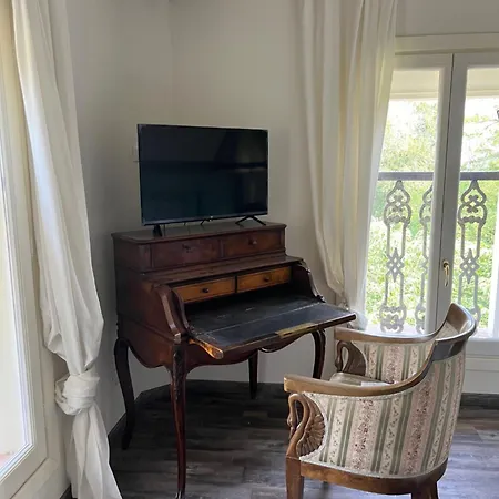 Couette-café Borgo Valentini 3*